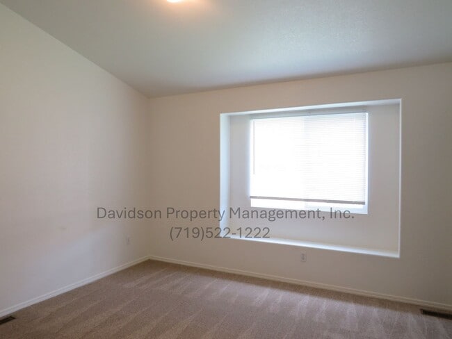 Building Photo - Great 3 Bedroom Condo the Briargate Area