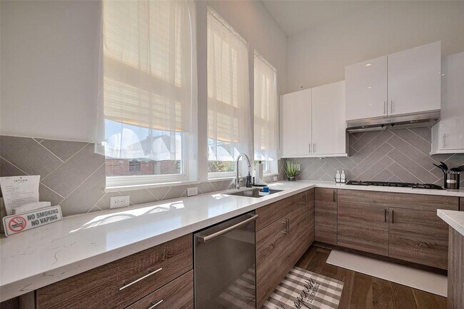 Building Photo - 9644 Riddlewood Ln