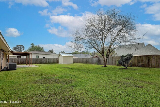 Building Photo - 920 Marilyn Dr