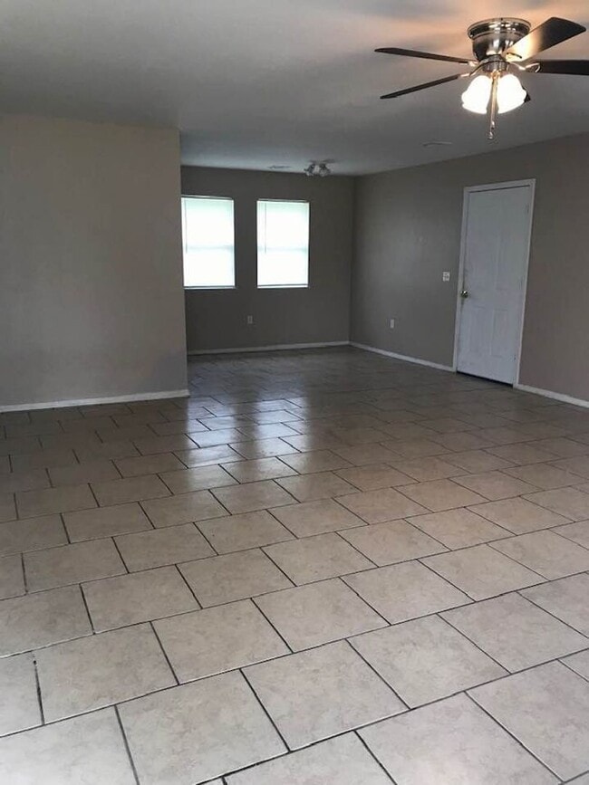 Building Photo - Nice 2 bedroom, 1 bath house