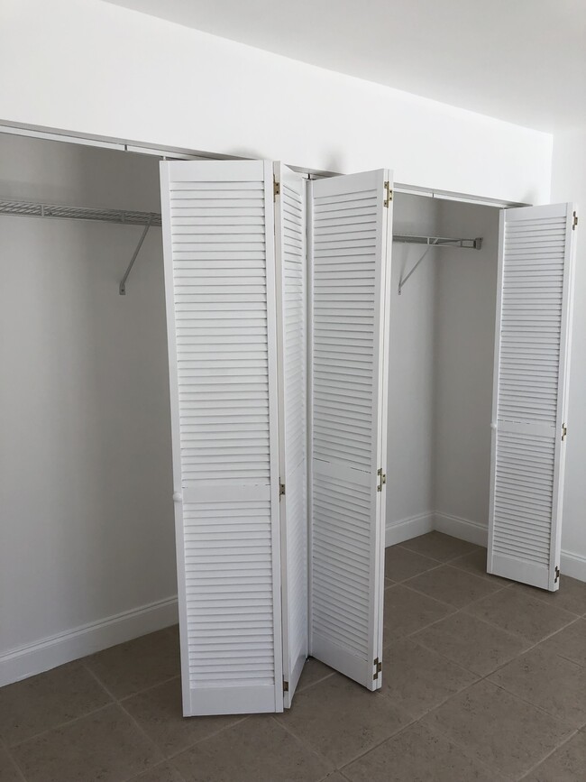 Primary Bedroom Closet - 13303 Broadhurst Loop