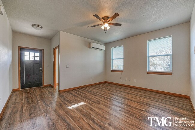 Building Photo - 3251 Lewis Ln