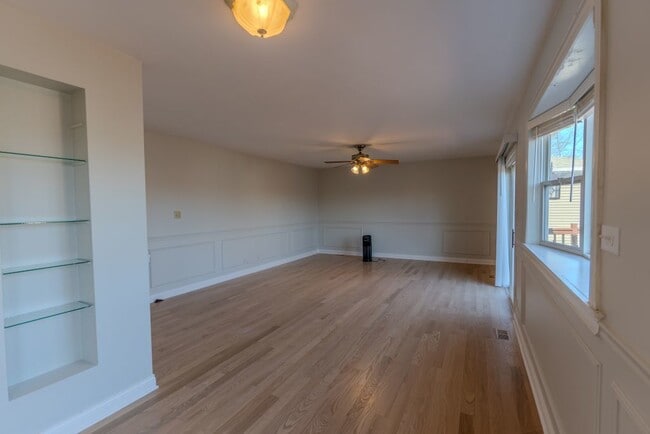 Building Photo - 4345 Mumford Dr