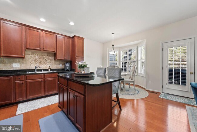 Building Photo - 43286 Morven Square