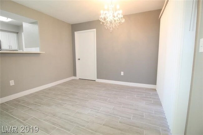 Building Photo - 555 E Silverado Ranch Blvd