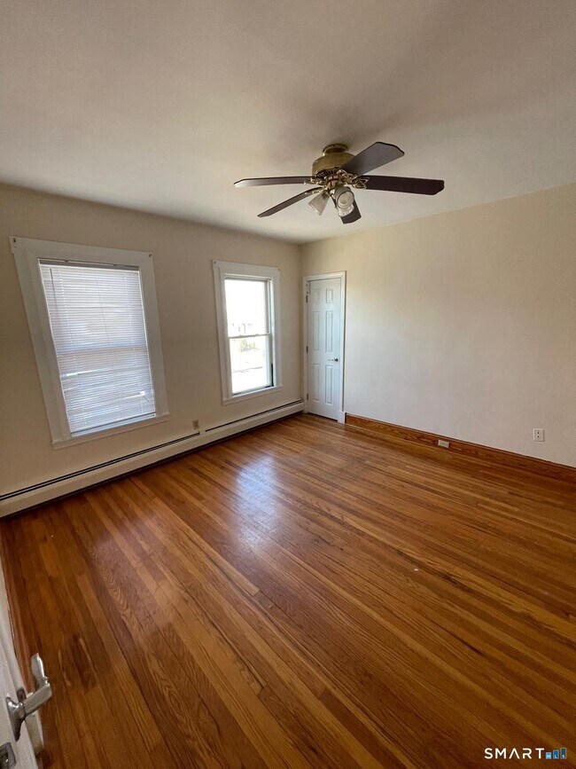 Building Photo - 33 Wilkenda Ave