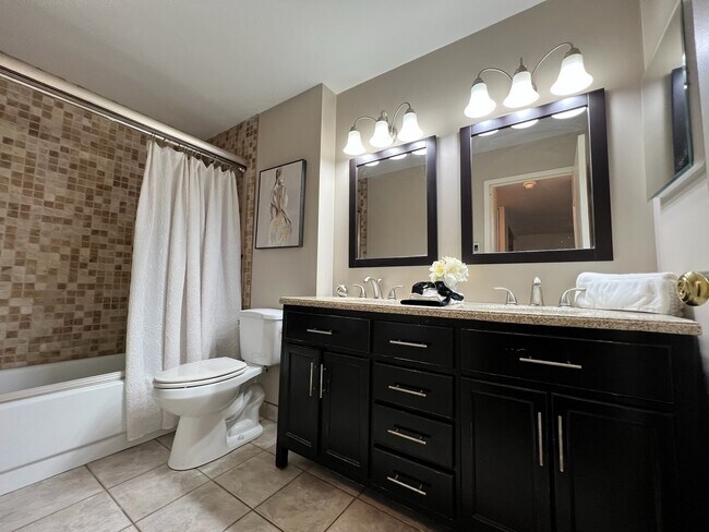 Building Photo - 211 E Ohio St