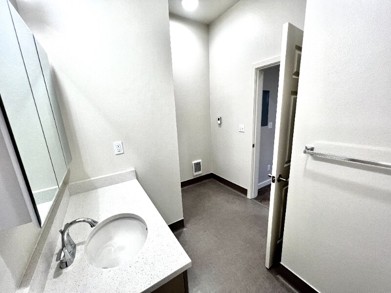 Building Photo - 2330 Yakima Ct