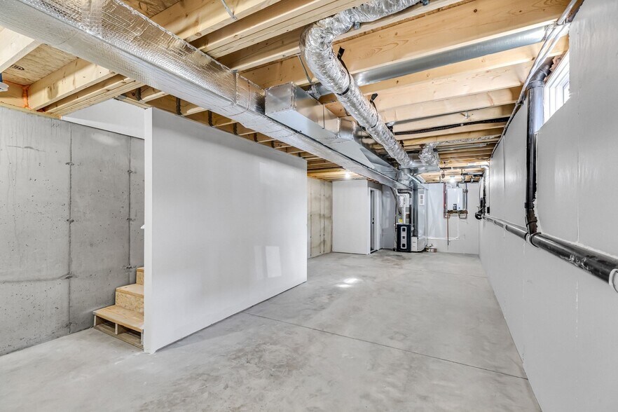 Building Photo - 211 Pine St