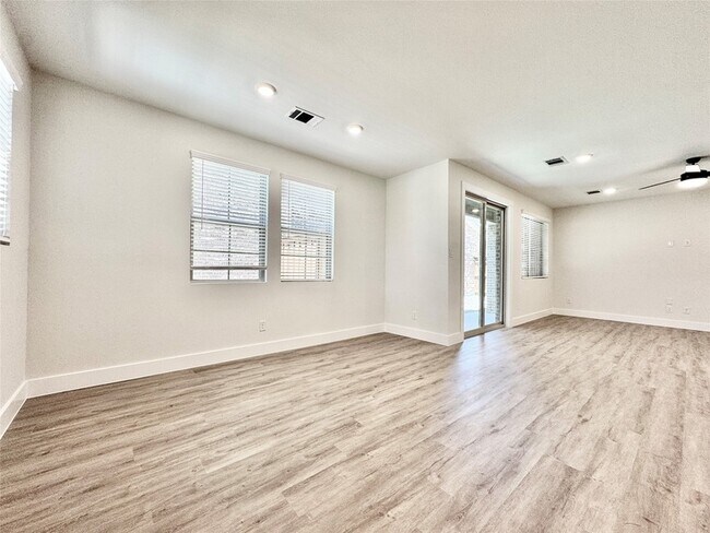 Building Photo - 8749 Scotty's Lk Ln