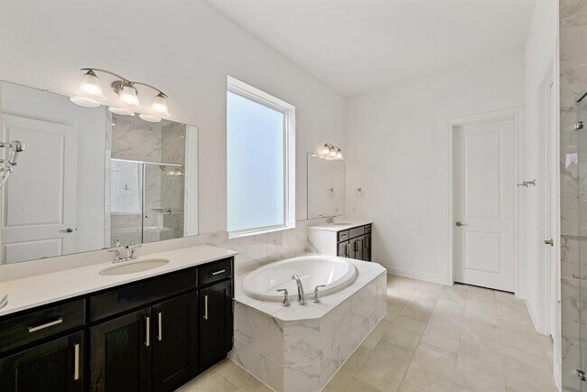 Building Photo - 2124 Bel Paese Bnd