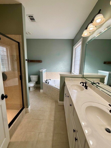 Building Photo - 70 Jakes Way