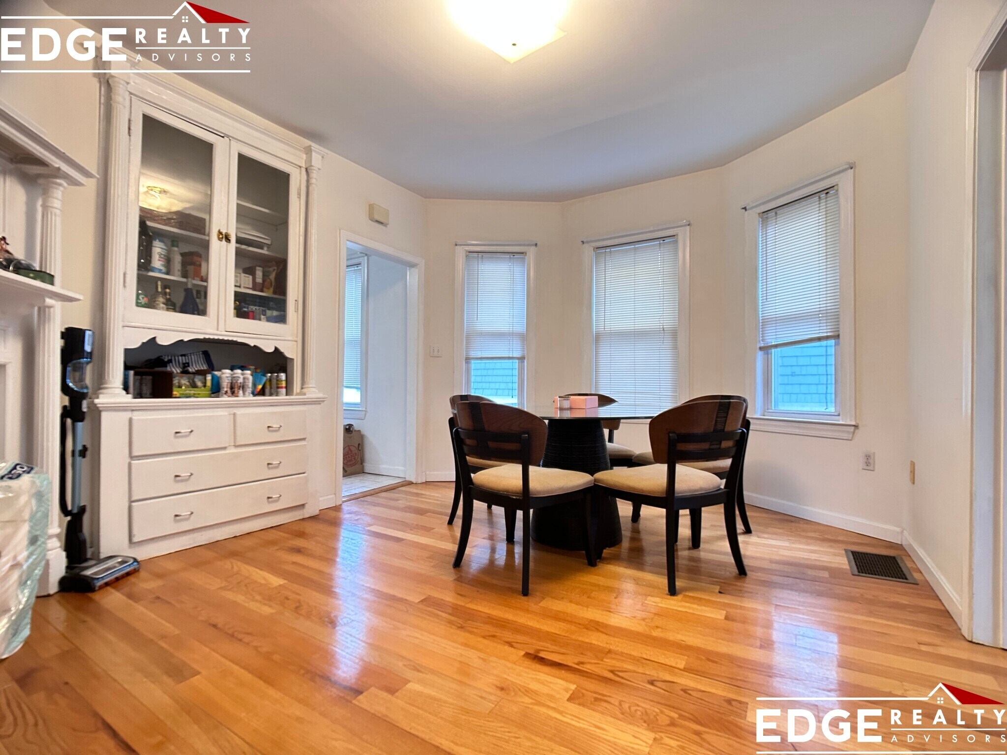 Building Photo - 64 Brooks St