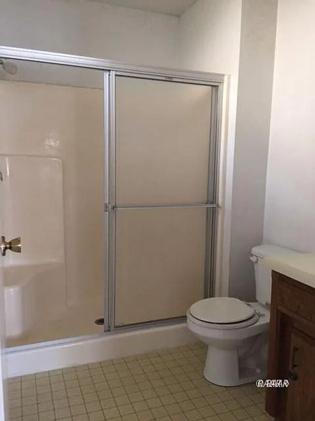 Building Photo - Comfy 3 bed 2 bath