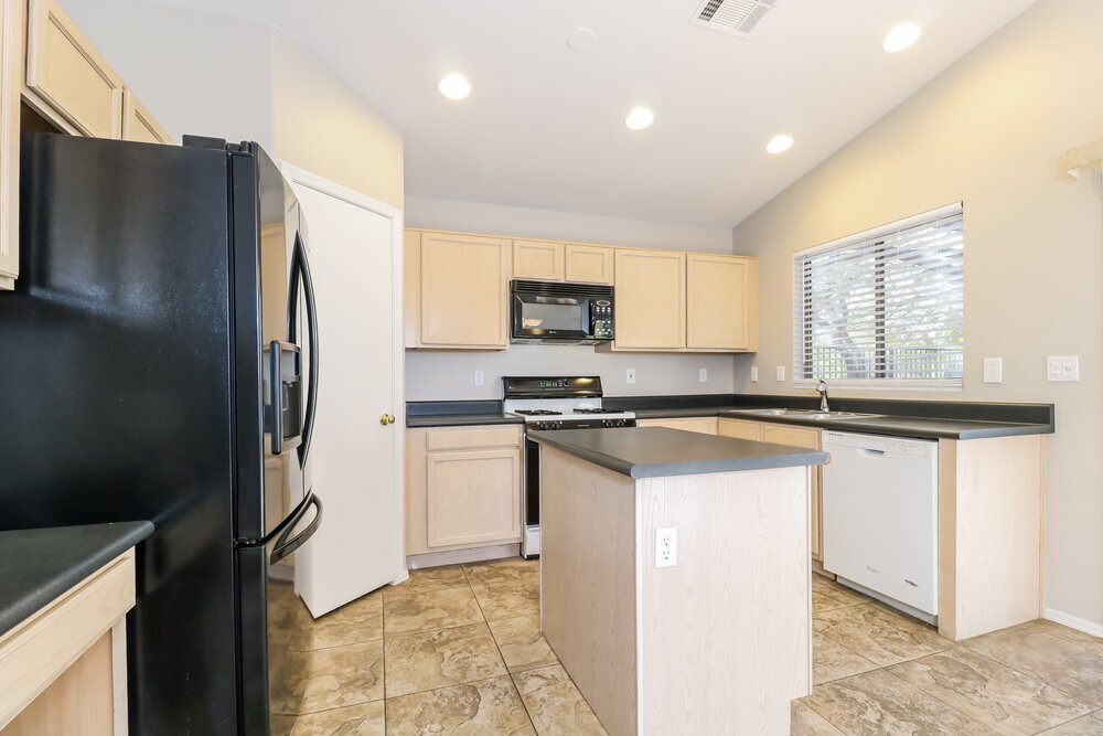 Building Photo - 20640 N 8th St