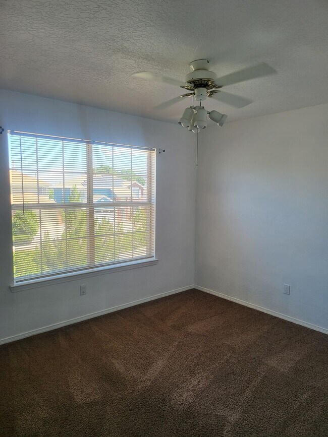 Building Photo - West Side 2/story 3 Bedroom 2 Bath & 2 Car...