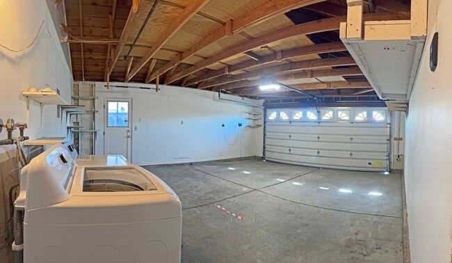 Building Photo - Beautiful Updated Home!