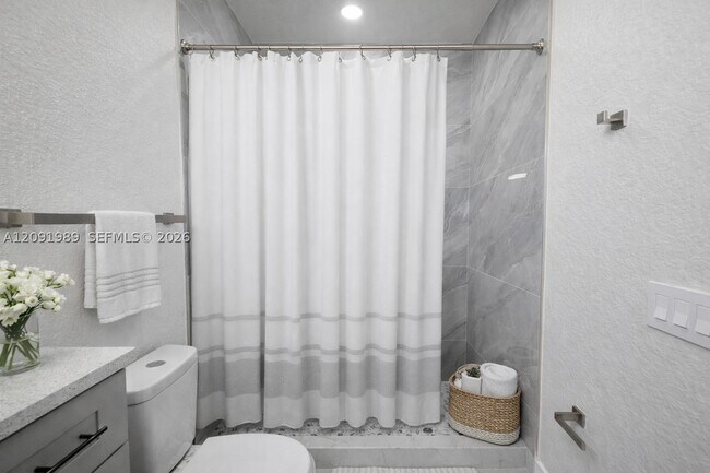 Building Photo - 4818 24th St SW