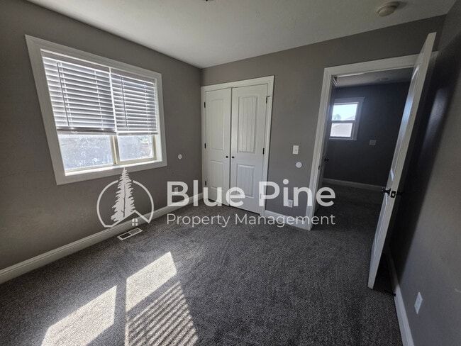 Building Photo - 1292 Hammerstone Dr