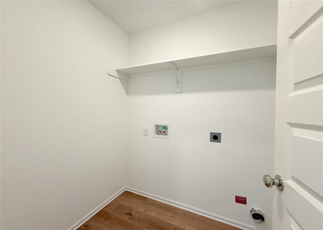 Building Photo - 16208 Lovers Ln