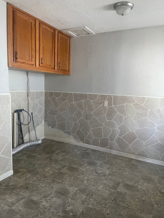 Building Photo - Charming 2 Bed 1 Bath Home : Aurora MO