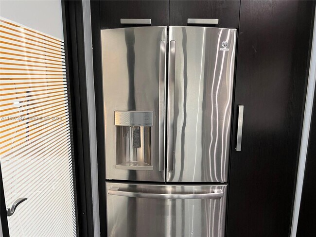 Building Photo - 9331 NW 48th Doral Terrace