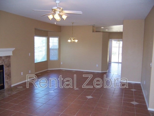 Building Photo - 2203 Dinkey Creek Ave