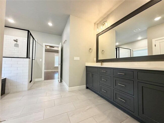 Building Photo - 1641 Cherrie St