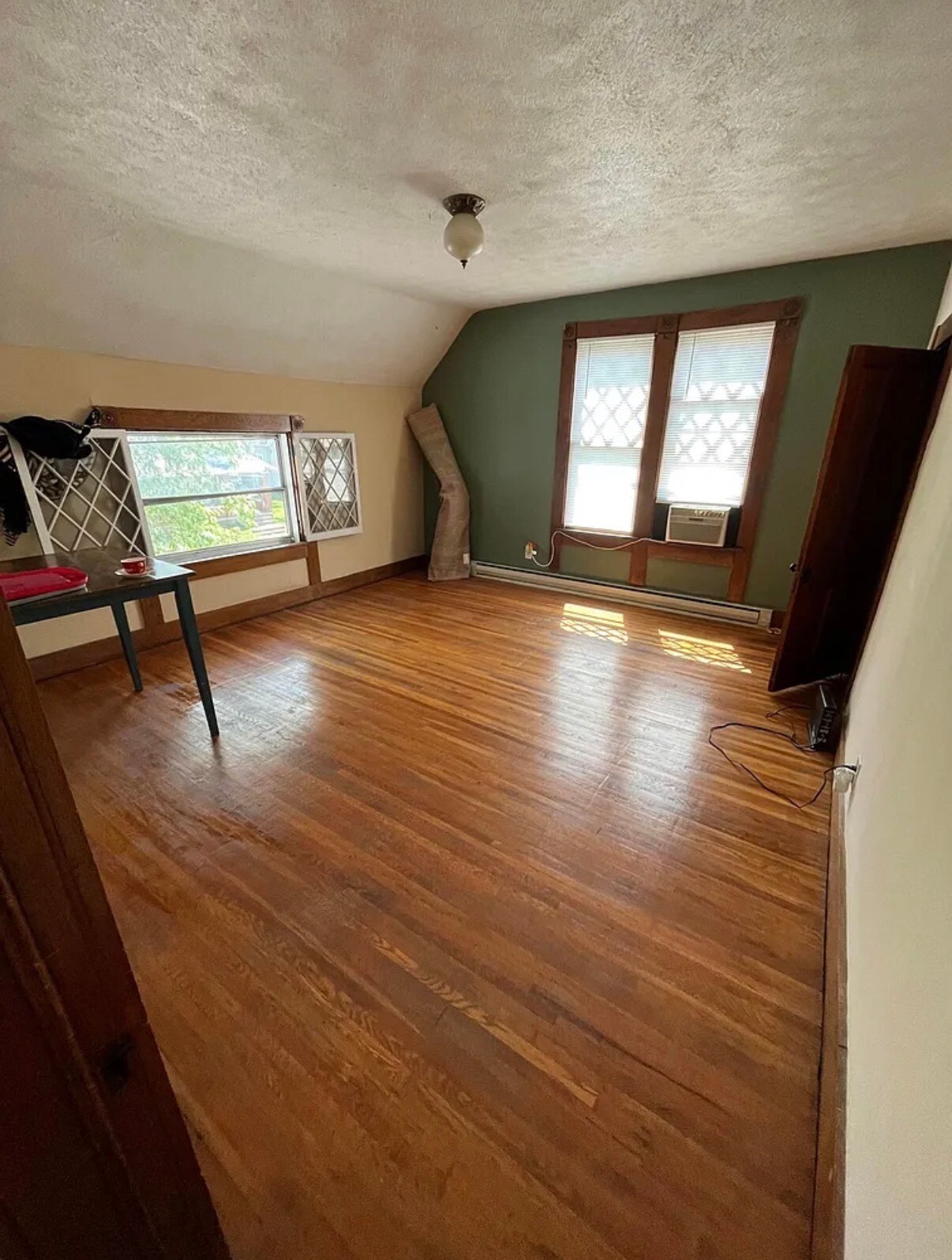 Building Photo - 722 Hutchins Ave