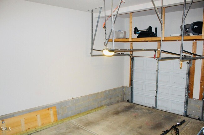 Building Photo - 1517 Wood Spring Ct