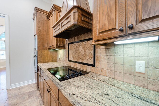 Building Photo - 2000 Square feet, of gorgeous living space in Hot Springs Village.