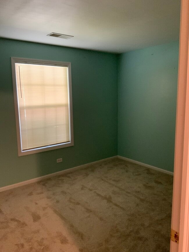 Building Photo - 1675 Mansfield Ct