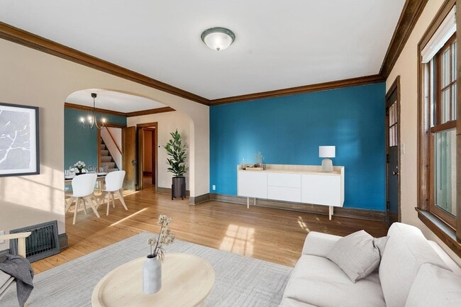 Building Photo - 2300 NE McKinley St