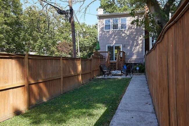 Building Photo - Petworth Stunner with Garage