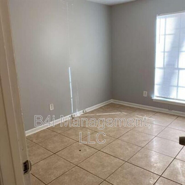 Building Photo - 8103 Creekstone Ct