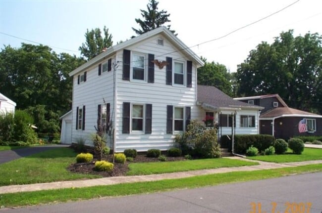 Primary Photo - 12 James St