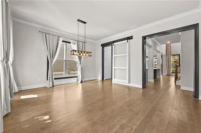 Building Photo - 3475 Benedict Pl