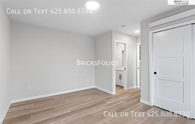 Building Photo - 1212 Harrington Ave NE