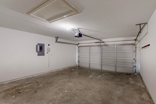 Building Photo - 123 Hackberry Trail