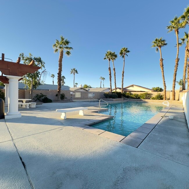 Building Photo - 27131 Shadowcrest Ln