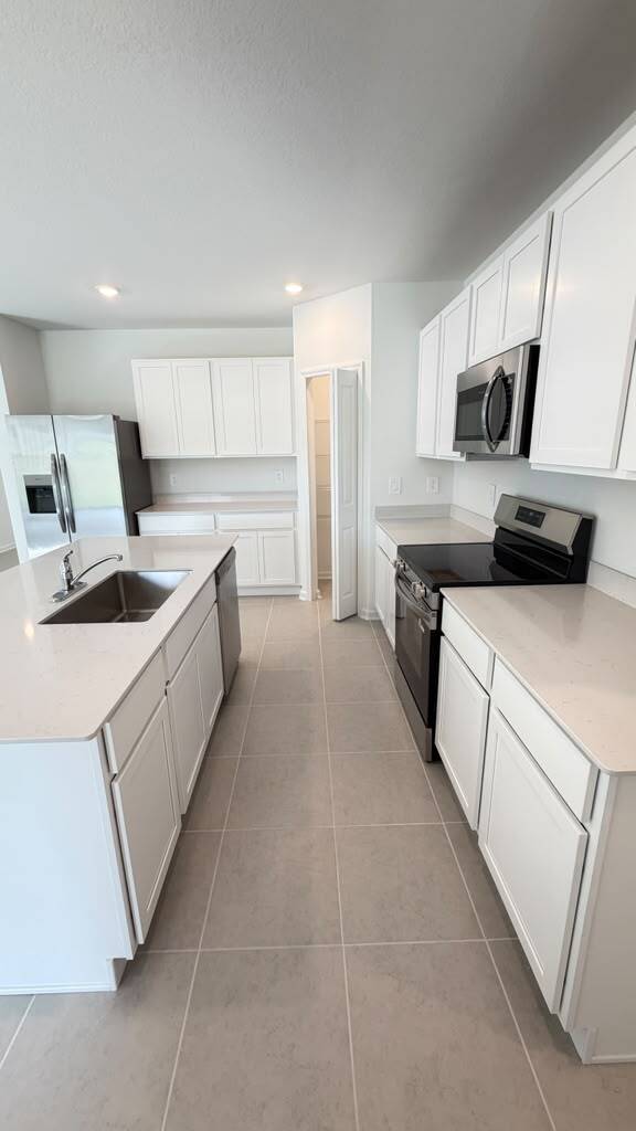 Building Photo - 3375 Alexander Dr