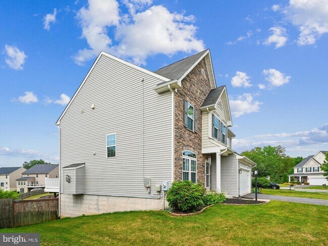 Building Photo - 23 Taylors Hl Wy