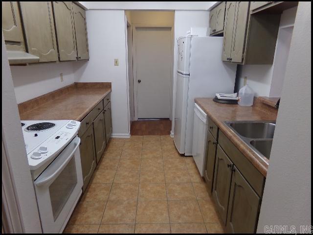 Building Photo - 301 Kings Row Dr