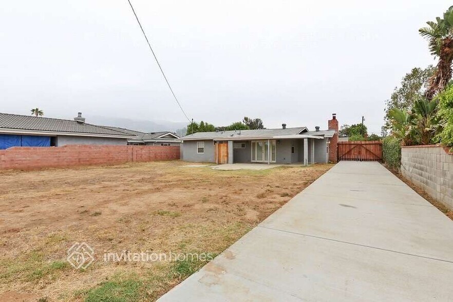 Building Photo - 737 Danecroft Ave