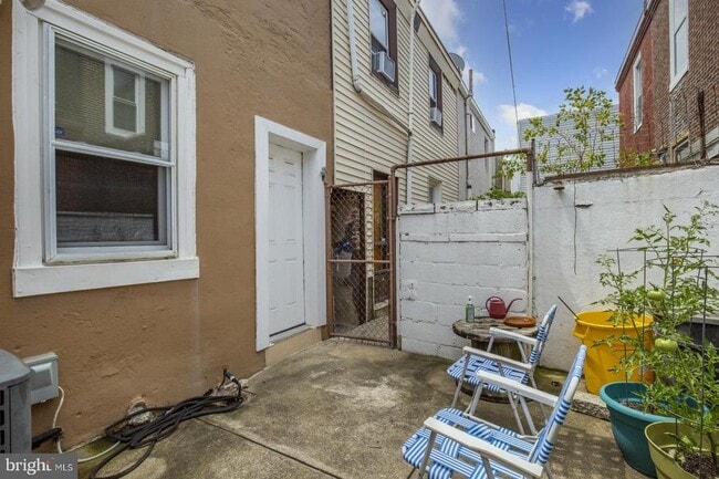 Building Photo - 2664 Webb St