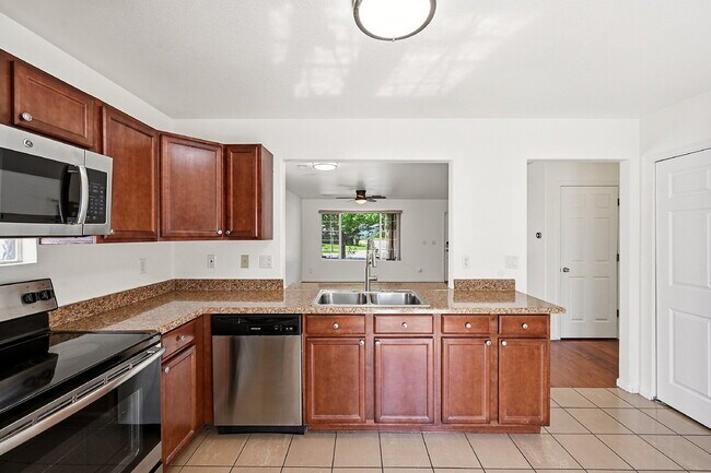 Building Photo - $2,345.95 with $1000 off the first month's rent, 3 Beds - 1 Bath, Single Family Home in Denver wi...