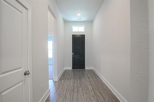 Building Photo - 917 Hawthorn Ln