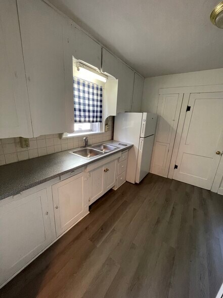Kitchen - 1420 N Wahsatch Ave