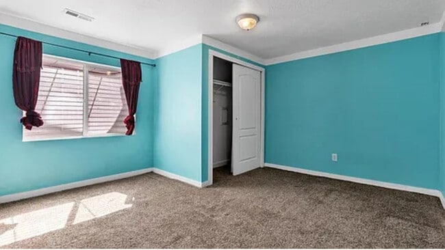 Building Photo - Your Next Home Awaits!