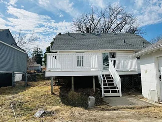 Building Photo - 6116 Pinkney St
